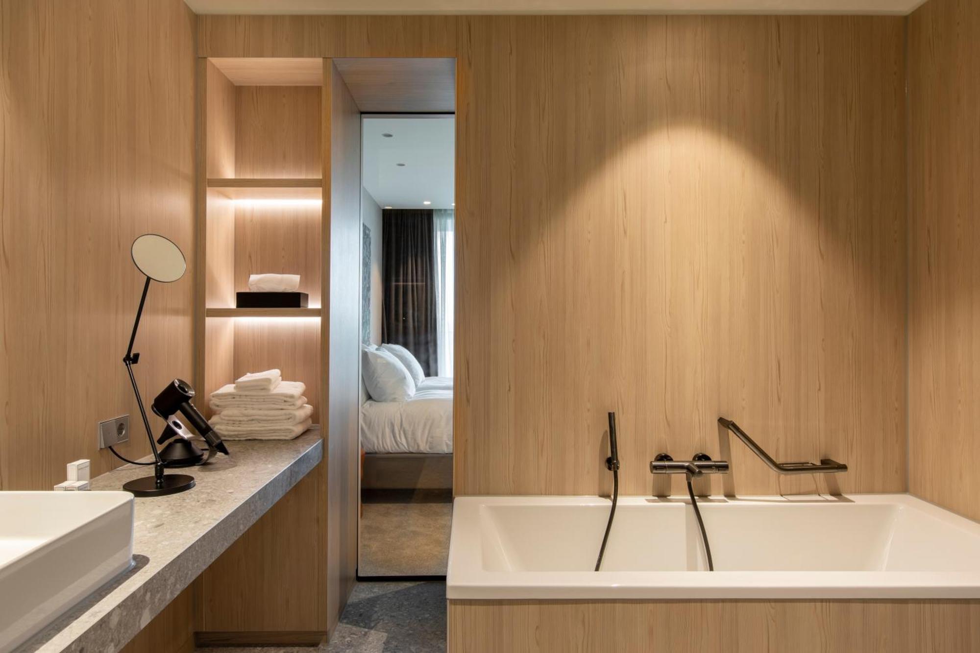 Van Der Valk Hotel Девентер Экстерьер фото