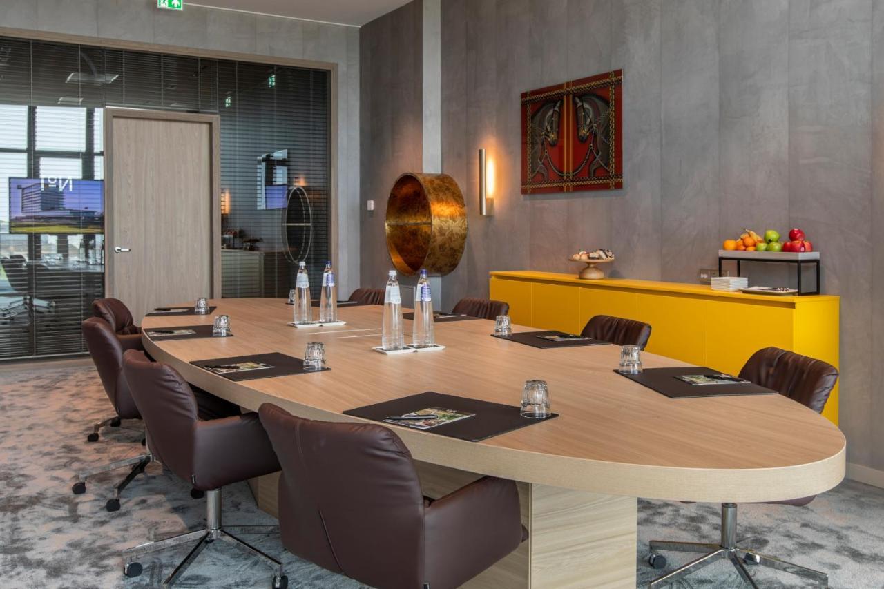 Van Der Valk Hotel Девентер Экстерьер фото