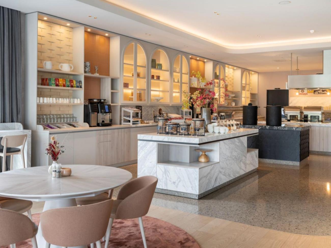 Van Der Valk Hotel Девентер Экстерьер фото