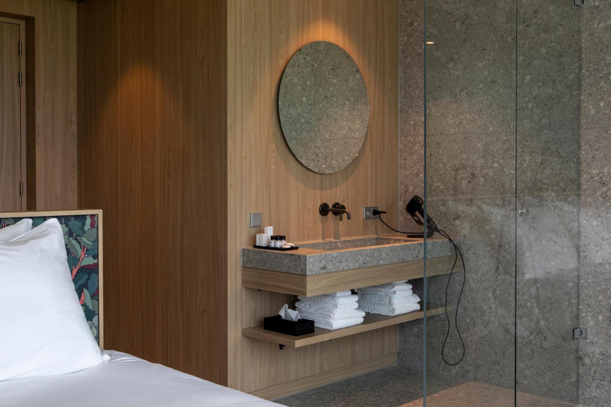 Van Der Valk Hotel Девентер Экстерьер фото