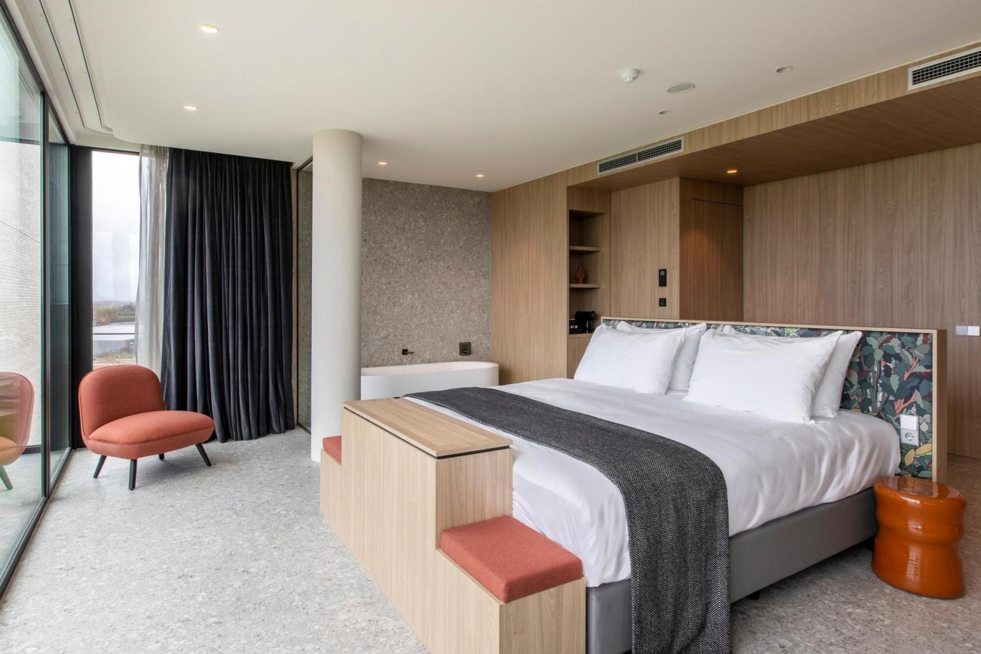 Van Der Valk Hotel Девентер Экстерьер фото