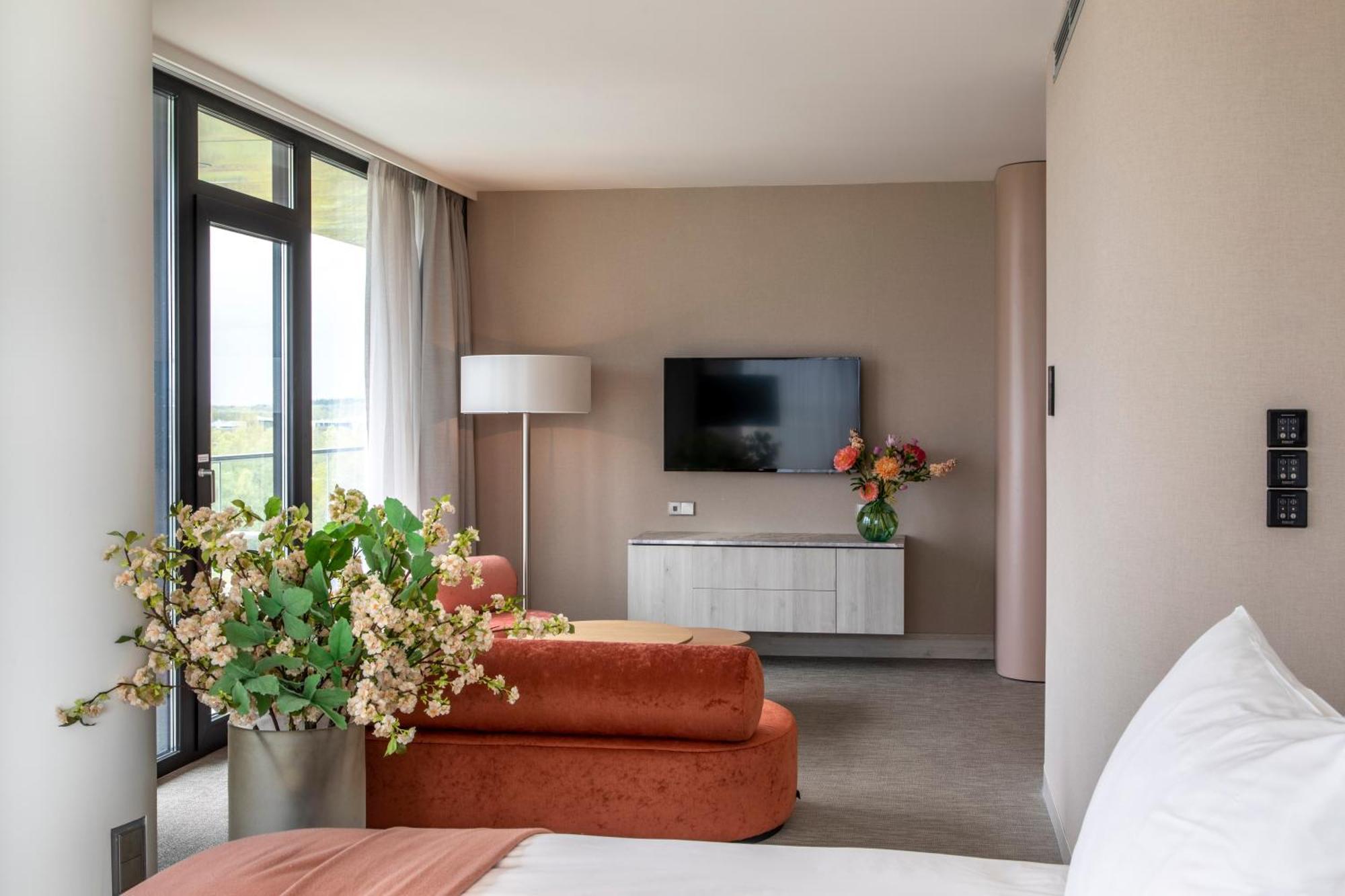 Van Der Valk Hotel Девентер Экстерьер фото