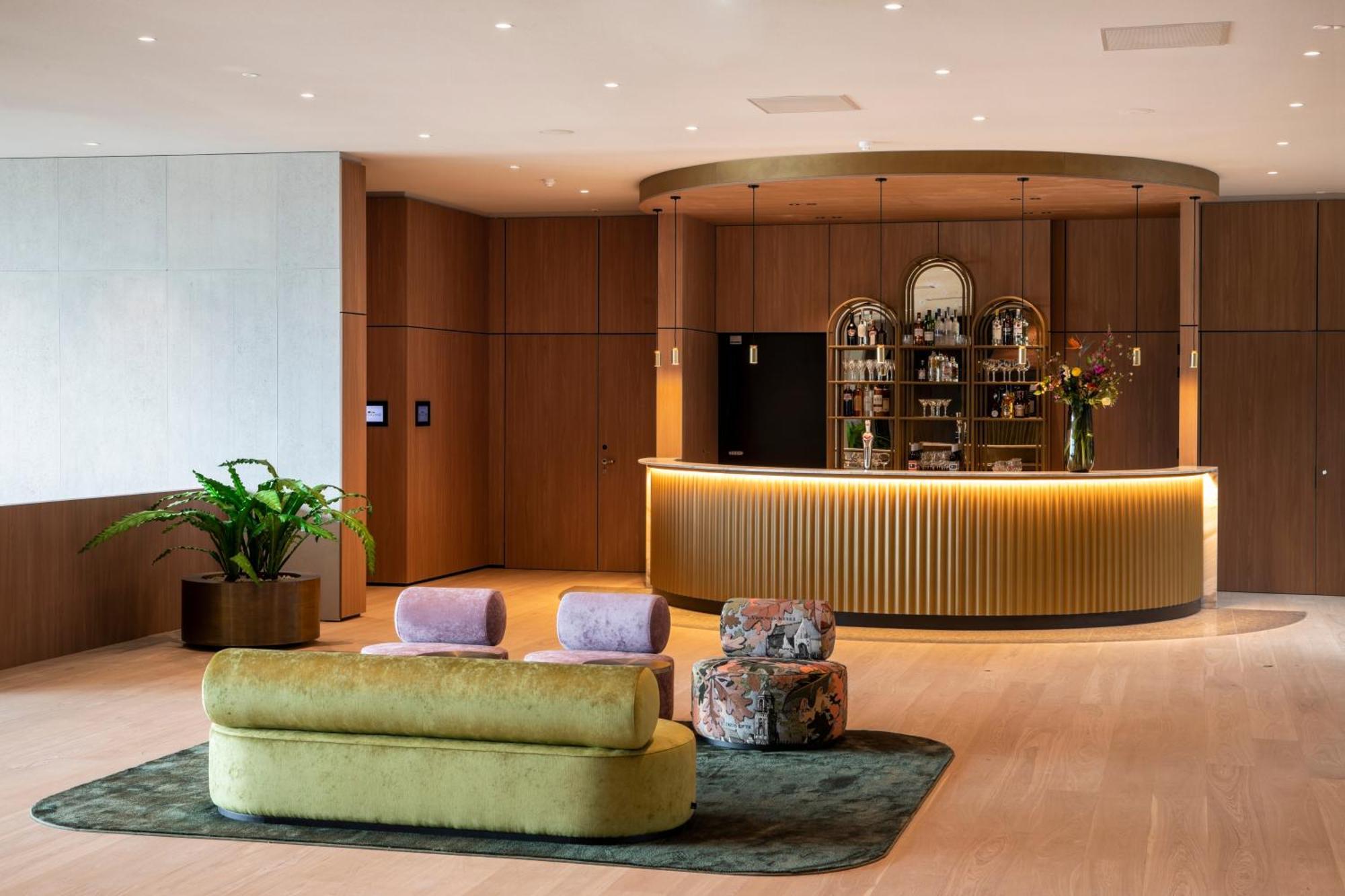 Van Der Valk Hotel Девентер Экстерьер фото